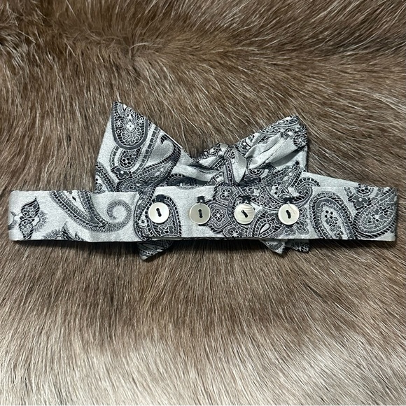 NWT Carrot & Gibbs Grey & Black Paisley 100% Silk Bow Tie - Picture 8 of 10